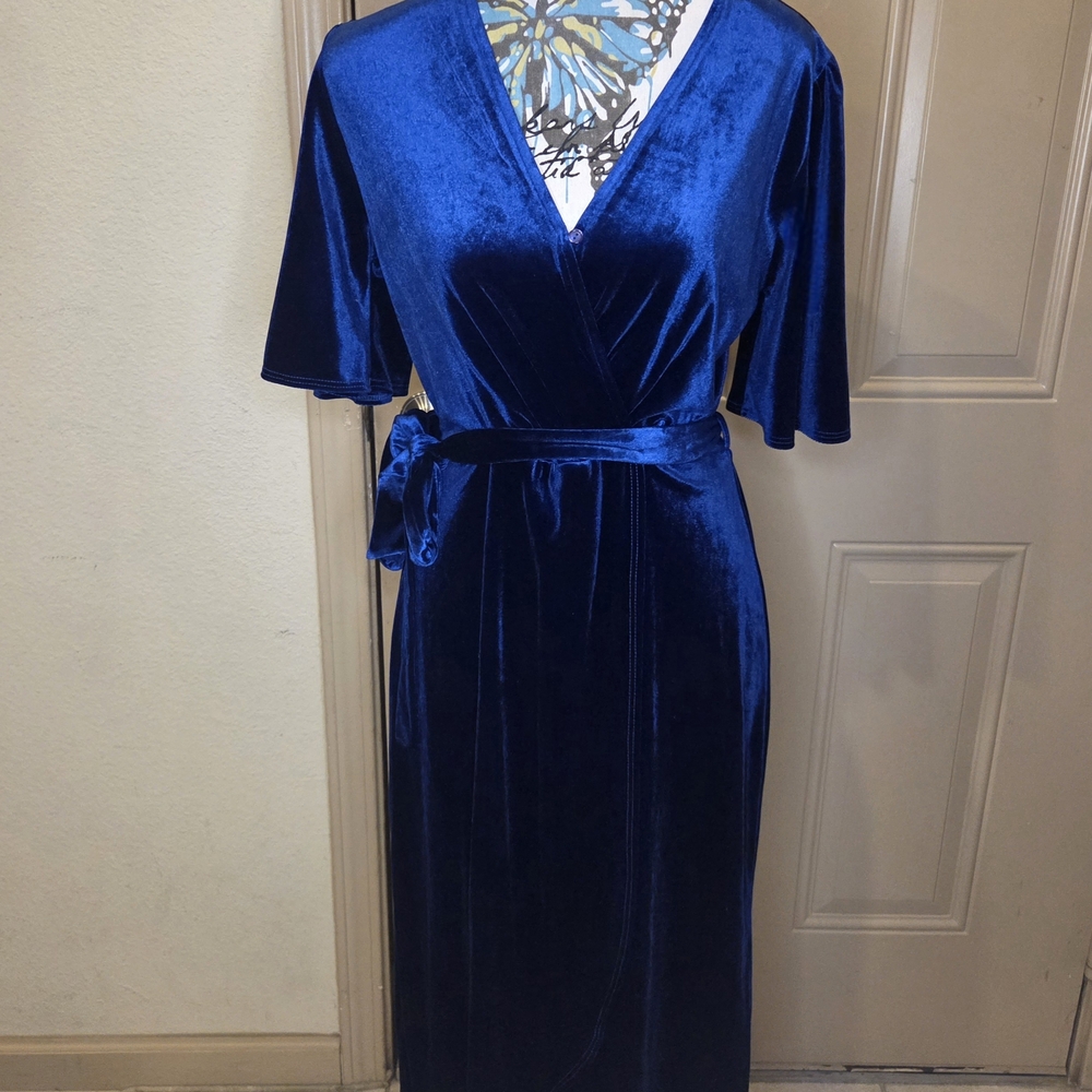 NWOT Fraiche by J Velvet Faux Wrap Dress - Picture 2 of 3